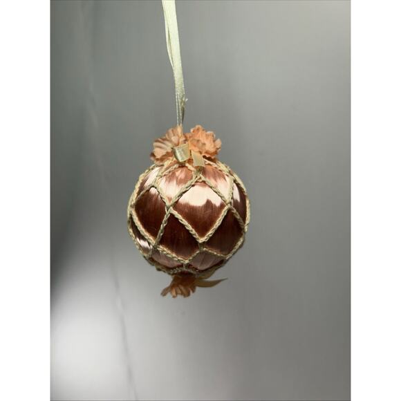 Vintage Crochet Christmas Ornaments Lot of 7 Handmade Ball Decor w/ Flowers - Picture 12 of 16